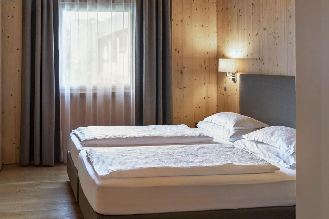 Natuerlich Hell. Aparthotel & Camping Fugen Bagian luar foto