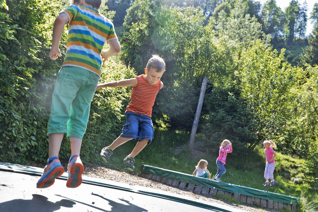 Natuerlich Hell. Aparthotel & Camping Fugen Bagian luar foto