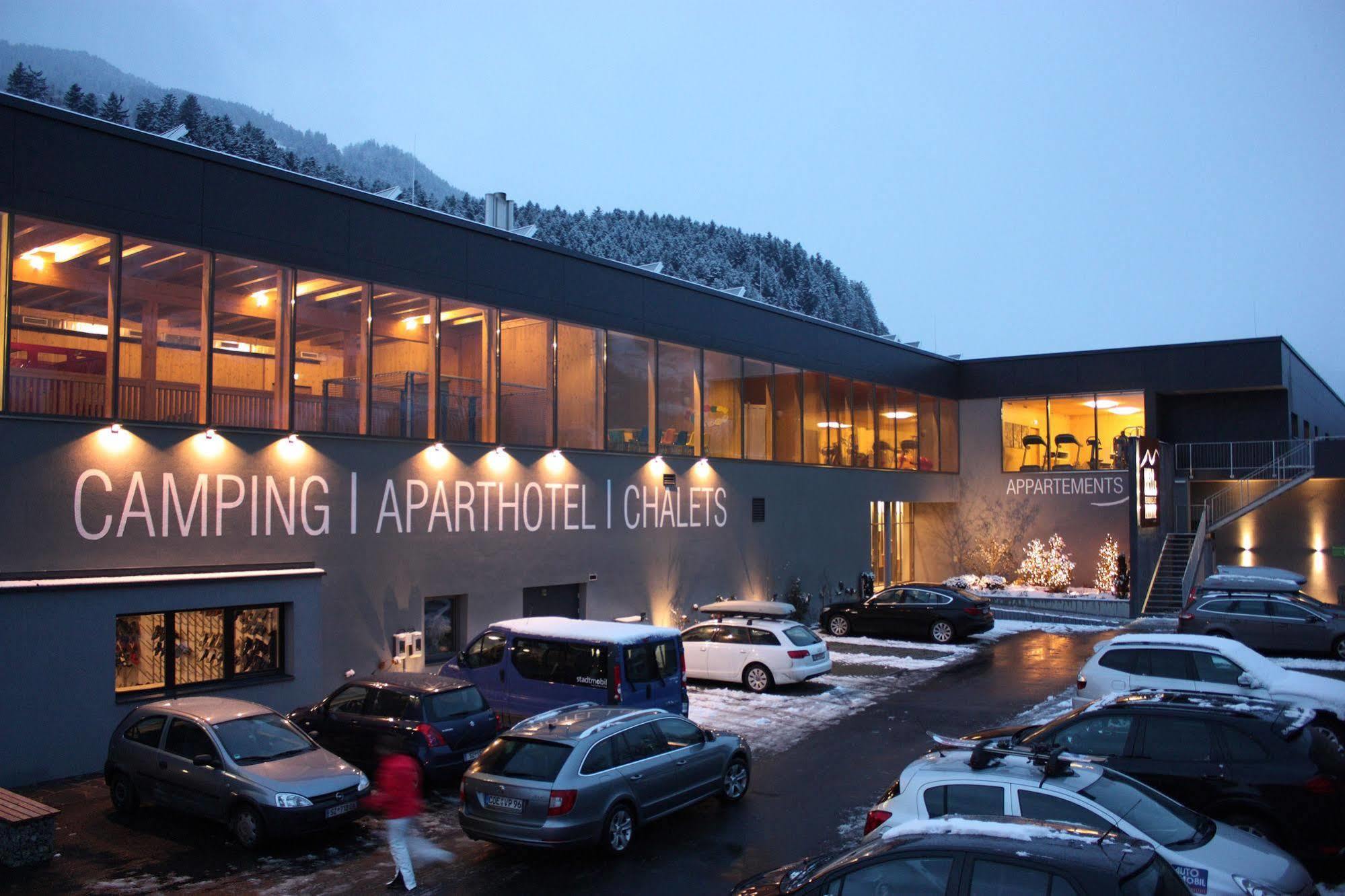 Natuerlich Hell. Aparthotel & Camping Fugen Bagian luar foto