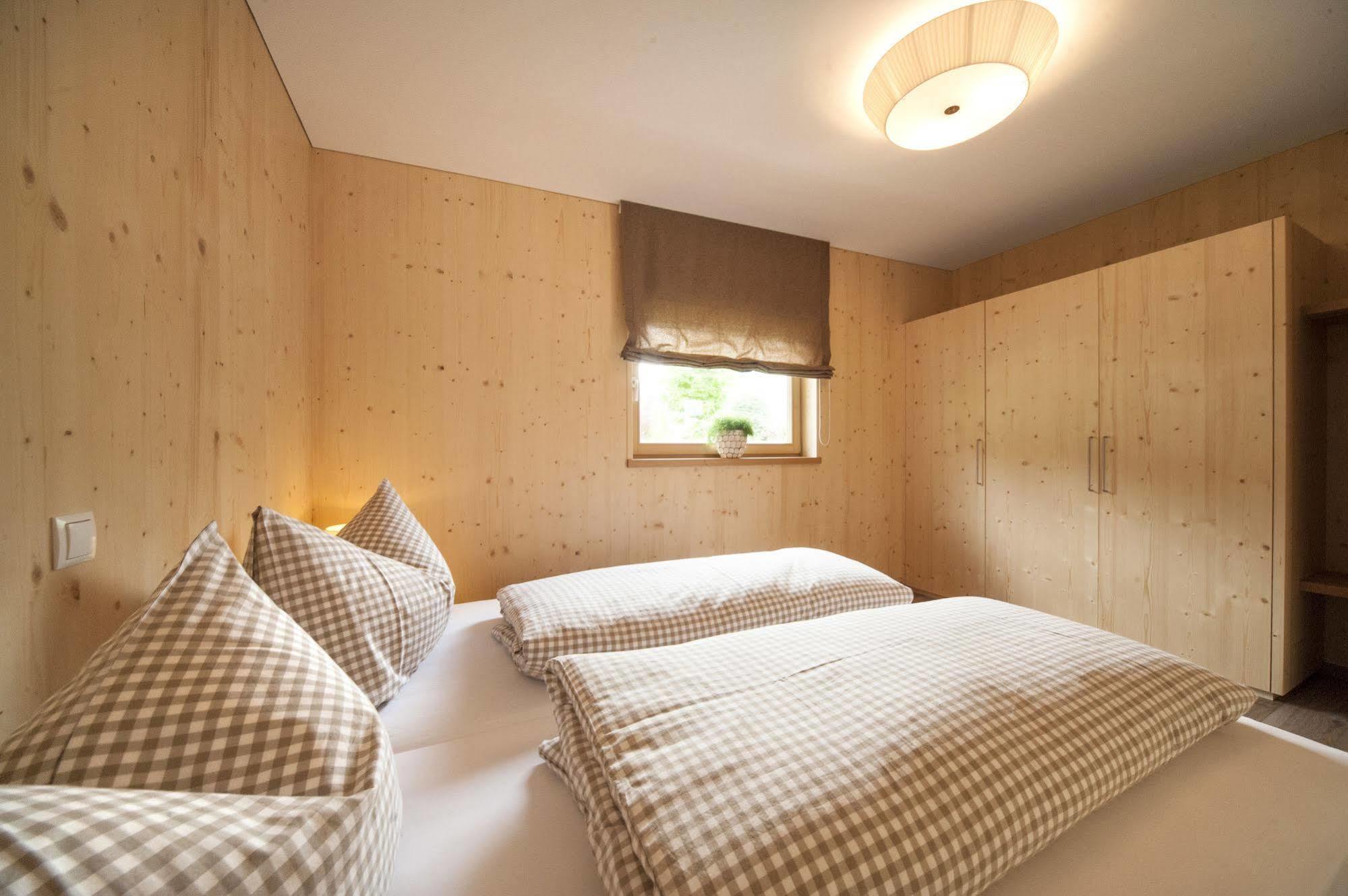Natuerlich Hell. Aparthotel & Camping Fugen Bagian luar foto