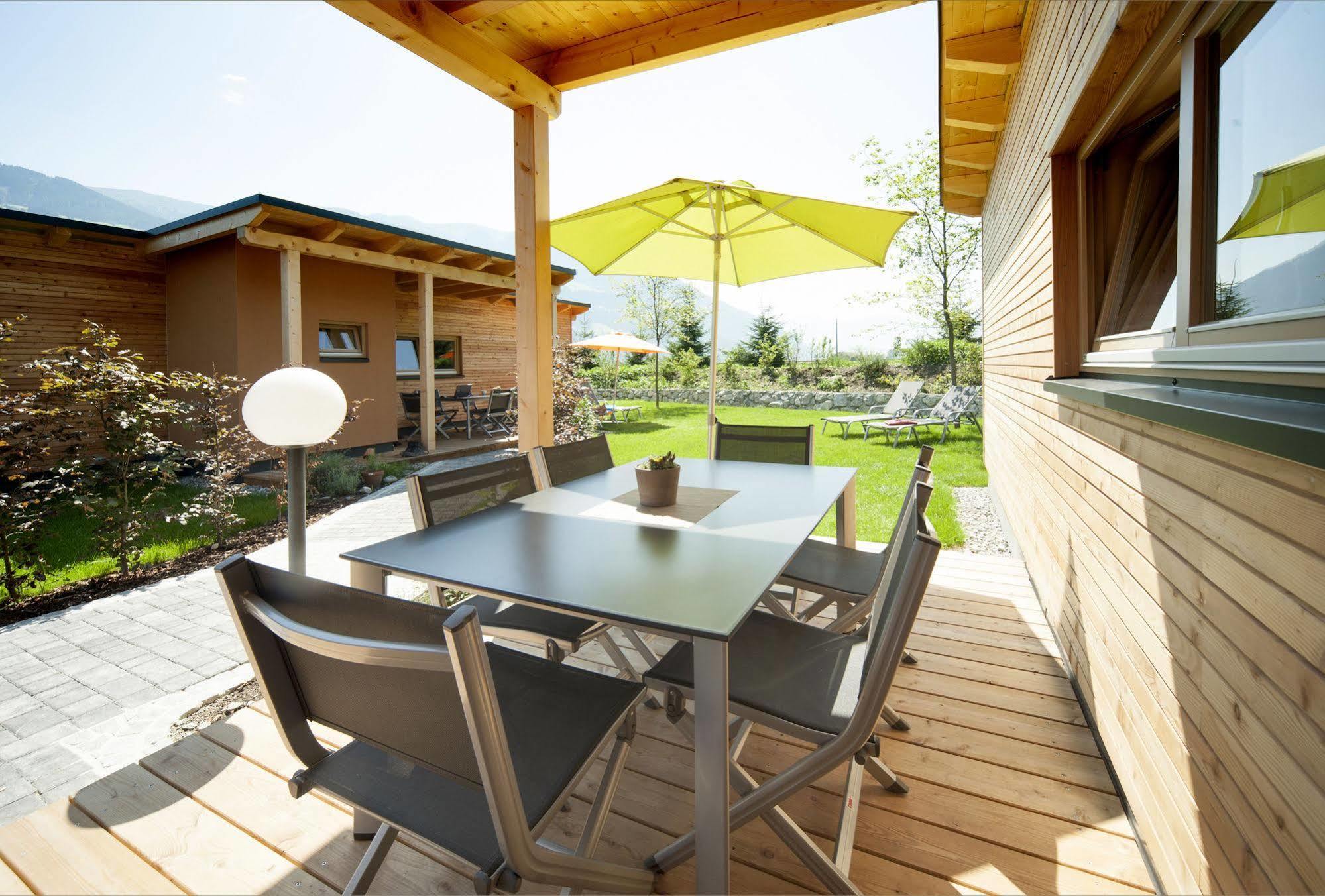 Natuerlich Hell. Aparthotel & Camping Fugen Bagian luar foto