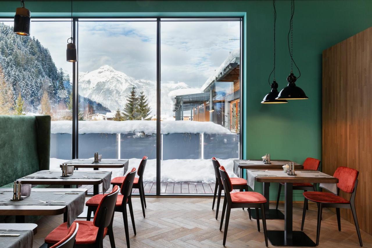 Natuerlich Hell. Aparthotel & Camping Fugen Bagian luar foto