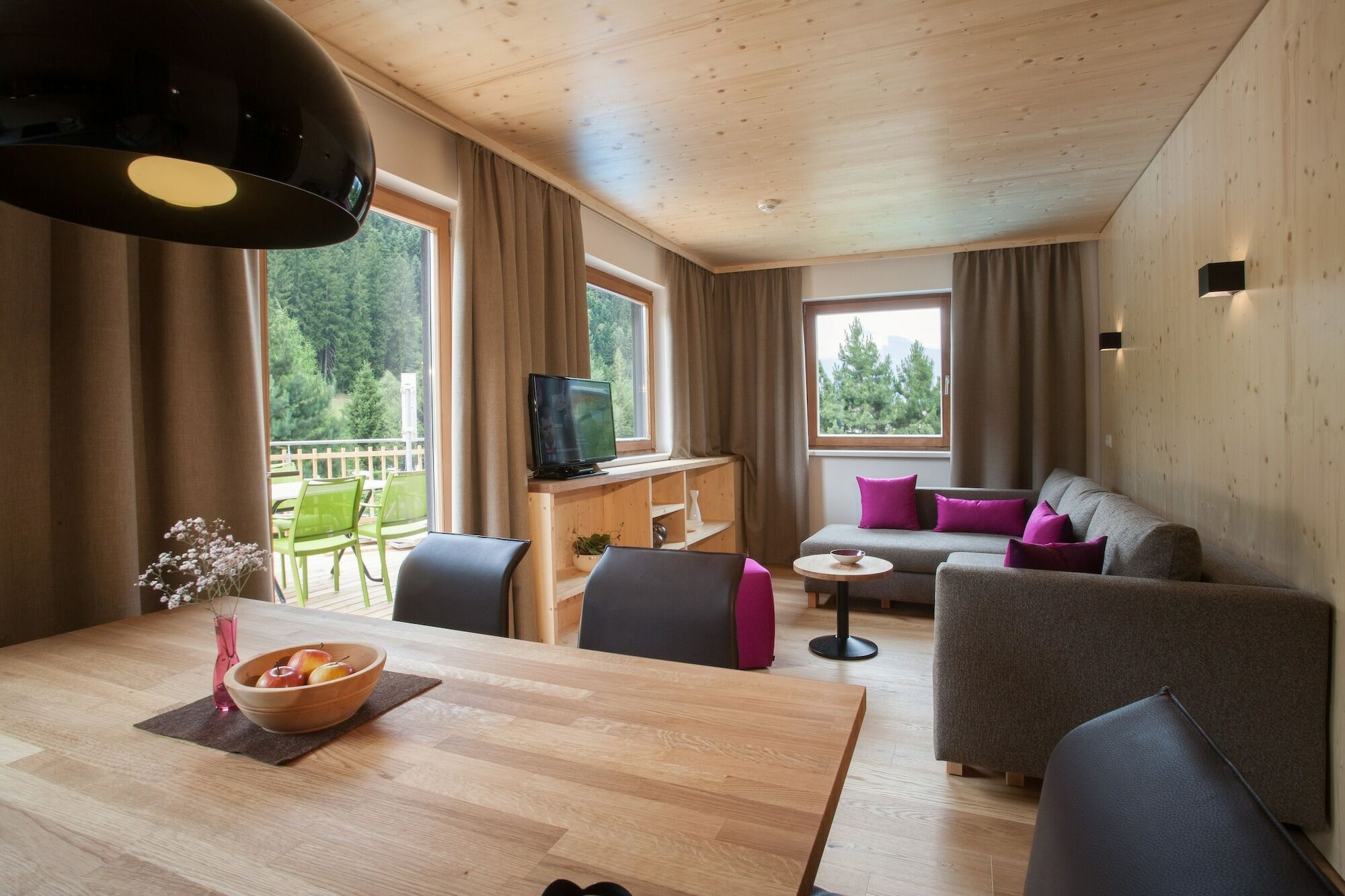 Natuerlich Hell. Aparthotel & Camping Fugen Bagian luar foto